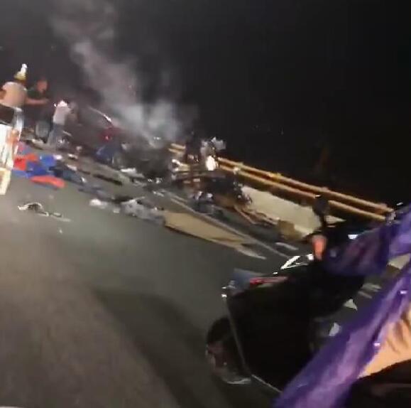 温州大桥车祸，年轻摩托车手坠海身亡的悲剧