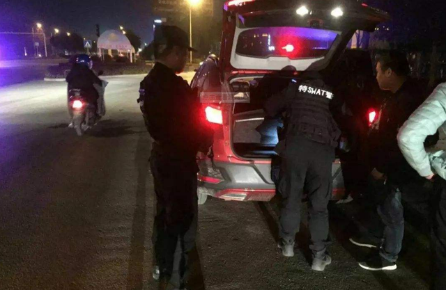 杭州警方通报女生遭挟持被捅数刀事件，细节揭秘与公众关切