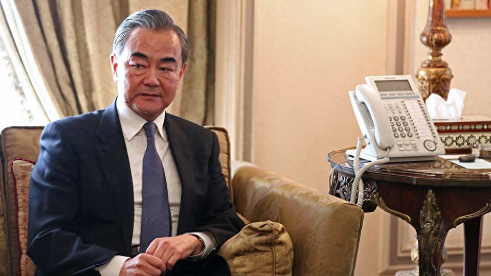 王毅同伊朗外长通话，深化中伊合作，共谋地区稳定