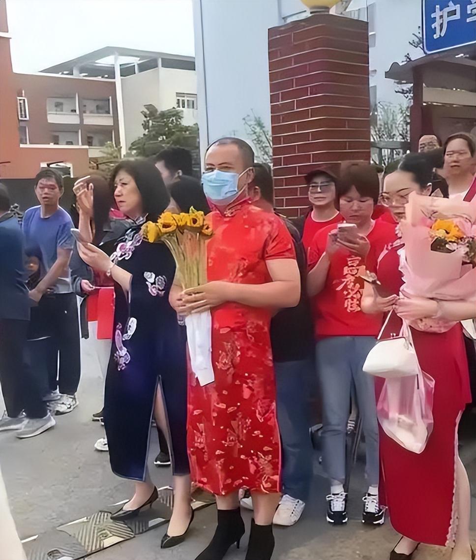 班主任辟谣扁担女孩高考527分背后的故事与真相探究