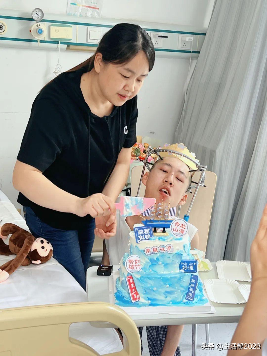 折叠男孩姜延琛的躺平之路