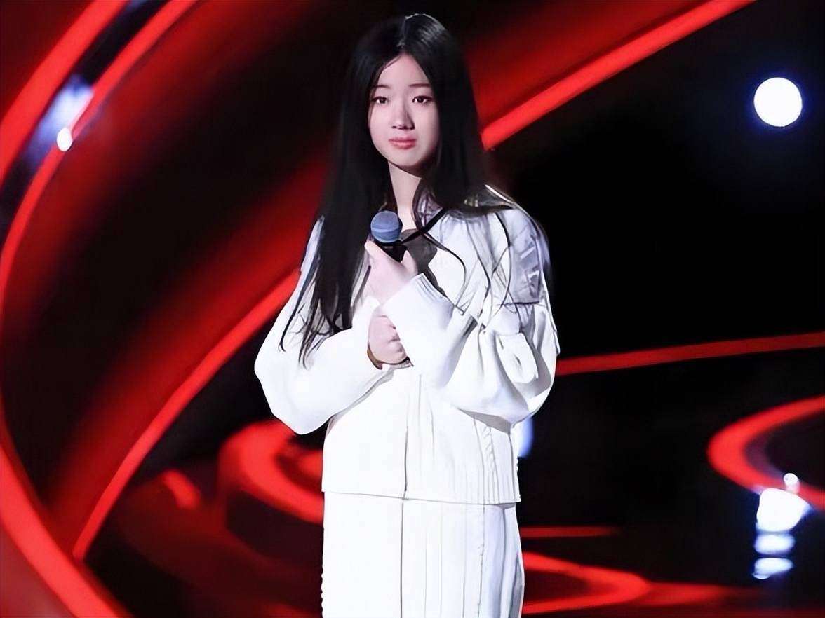 单依纯，歌声中的飞碟魅力